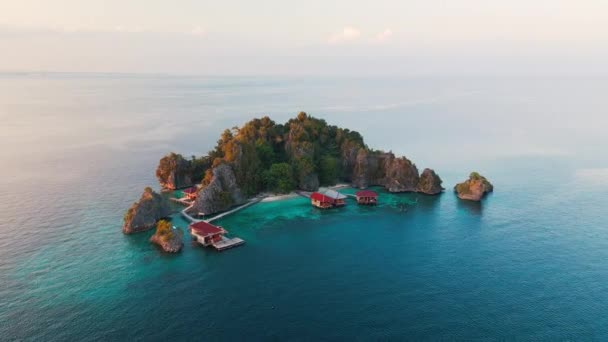 Raja Ampat Indonesien Flygfoto Över Havet Med Avlägsen Semesterort Västra — Stockvideo