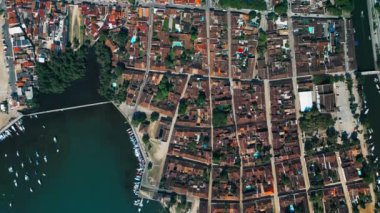 Brezilya 'nın Paraty kasabası. Paraty kasabasının havadan görünüşü