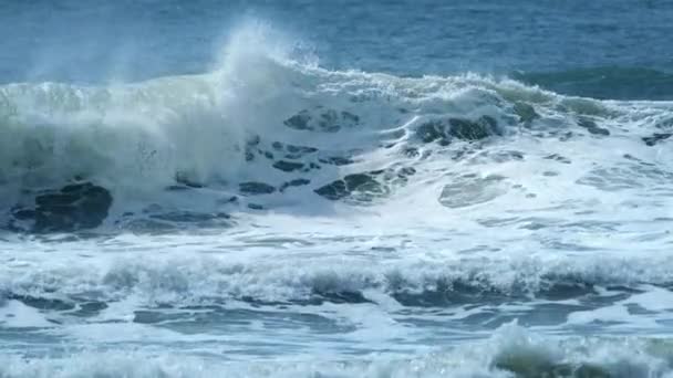 Ondas Oceânicas Quebram Costa Brasileira — Vídeo de Stock