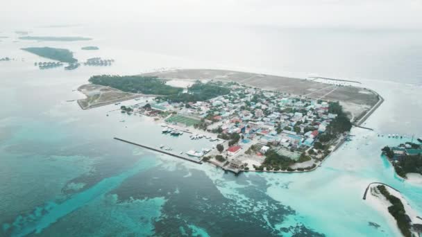 Flygfoto Över Den Tropiska Huraa Maldiverna — Stockvideo