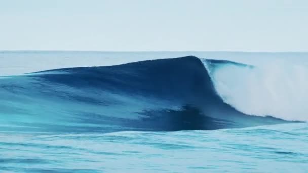 Nagy Üveges Óceáni Hullám Gurul Törik Maldív Szigeteken — Stock videók
