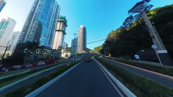 Balneario Camboriu Brazil นาคม 2024 องเคล อนท ไปตามถนนในเม องบราซ ลสม — วีดีโอสต็อก