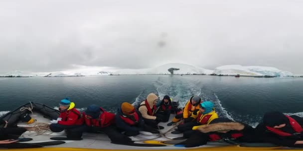 Antarctica February 2024 Záběry Lodi Plující Antarktidě Plachetnice Plující Ledu — Stock video