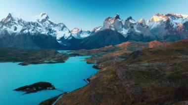 Torres del Paine Ulusal Parkı Gün batımında, Şili