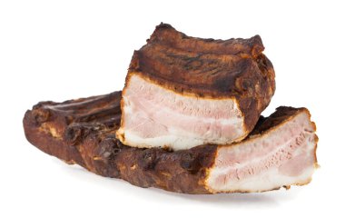 Beyaz arka planda izole edilmiş domuz pirzolası. Taze yiyecekler organik ürünleri sağlıklı yerler..