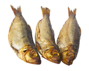 Beyaz arka planda tütsülenmiş ringa balığı. Tasarım ayrıntıları. Tasarım elemanları. Makro. 