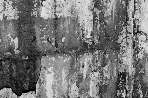 旧石墙与肮脏的白色黑色碎屑水平背景 开裂的混凝土旧墙体纹理背景 复古复古耐磨壁纸 衰变裂纹粗面抽象横纹面 — 图库照片