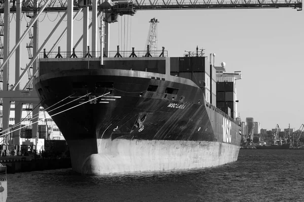 오데사 우크라 202 터미널은 항구의 수송선으로 수출입 컨테이너를 보낸다 체프스 — 스톡 사진