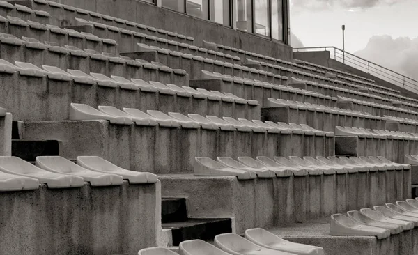Vintage Sportsitze Einem Kleinen Provinzstadion Hintergrund Der Leeren Tribünen Für — Stockfoto