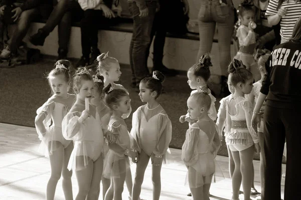Odessa Ukraine Mar 2023 Dziecięce Mistrzostwa Cheerleaderek Młodzi Widzowie Cheerleaderek — Zdjęcie stockowe