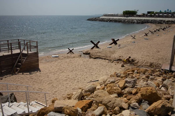 Odessa Ucrânia 2022 Barreiras Militares Metal Ouriços Tanque Praia Cidade — Fotografia de Stock