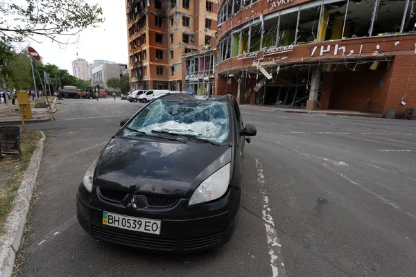 Odessa Ucrania Julio 2023 Guerra Ucrania Edificio Civil Destruido Vehículos — Foto de Stock