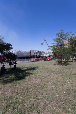 ODESSA UKRAINE - 14 Ağustos 2023: Rus füze savaşı tarafından yok edilen alışveriş merkezi FOZZI harabesi. Büyük uluslararası FOZI hipermarketinin çöküşü roketten yandı. Kentsel altyapının tahrip edilmesi