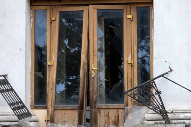 Odessa 'da bir Ortodoks kilisesi inşa etmek Ukrayna-Rusya savaşı sırasında roketle yok edildi. Kırık duvar, Ortodoks simgeleri, haçlar, dini tablolar, mozaikler, düşmanlıklar sonucu yıkıldı