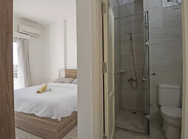 인테리어 디자인 럭셔리 스위트룸 가구와 침대를 보여주는 로열티 프리 스톡 이미지