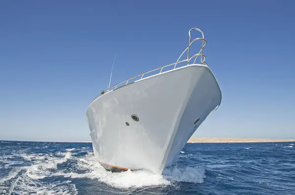 Bow Stor Lyx Privat Motorbåt Pågår Segling Tropiska Havet Med — Stockfoto