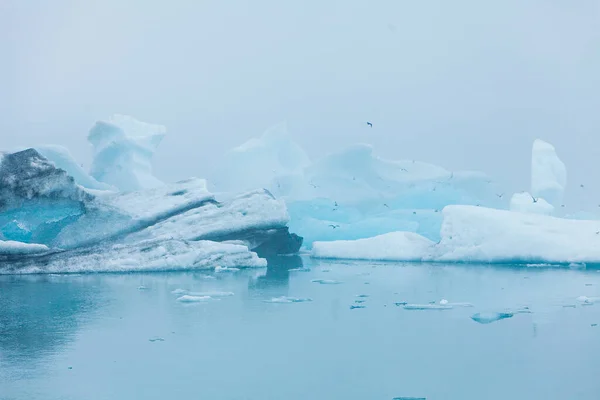 在冰岛的蓝色冰山 — 图库照片
