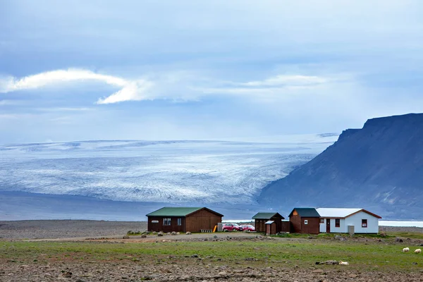 冰岛景观中的谷仓 — 图库照片