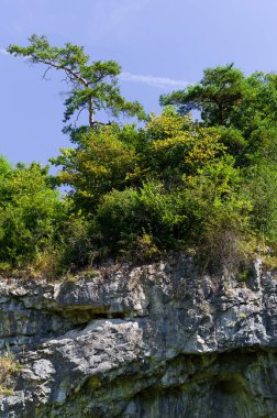 Çek Cumhuriyeti 'nin önemli karst bölgesi Moravian Karst. Önemli paleontoloji alanları ve turistik alanlar. Sloup-Sosuvka mağaraları.