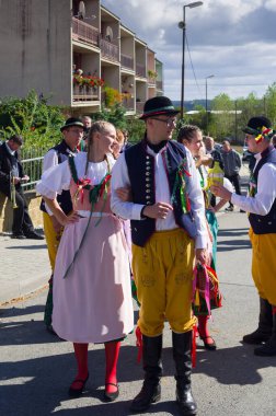 Geleneksel kostümlü, şarkıları ve dansları olan halk festivali. Tarih 29.09.2024, Sosuvka köyü, Güney Moravya, Çek Cumhuriyeti.