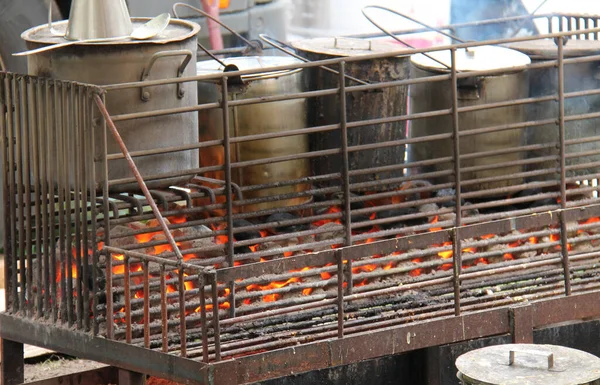 Zewnętrzne Spalanie Węgla Gotowanie Kuchenka Ognia — Zdjęcie stockowe