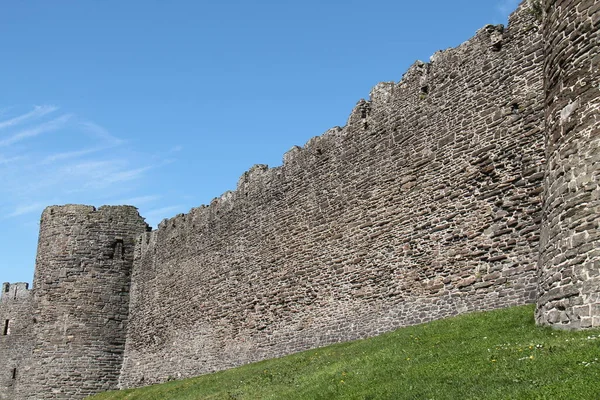 Turm Und Steinmauern Einer Burgruine — Stockfoto