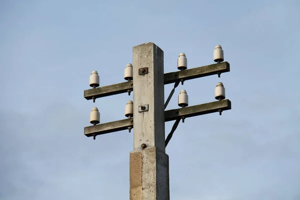 Isolateurs Fil Téléphone Ancienne Sur Poteau Béton — Photo