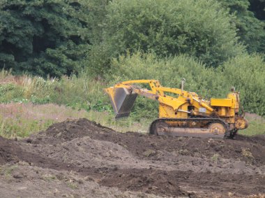 Vintage Sarı Buldozer Toprak Hareket Aracı.