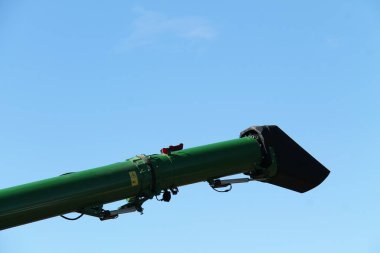 Tarım Ürünleri için Yeşil Metal Boşaltma Kanalı.