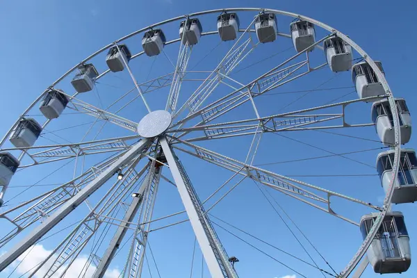 Büyük Lunapark Büyük Tekerlekli Kapalı Vagonlar.