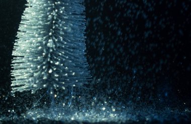 Noel ağacı, soyut ve parlak arka planlı bokeh ışığı .