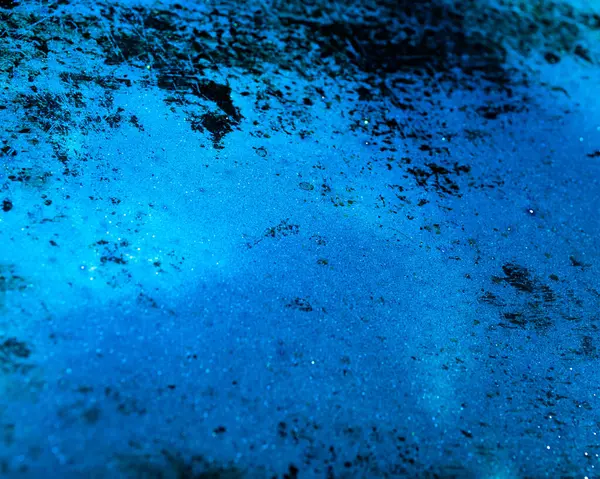 Niebieski Tusz Wodzie Czarnym Tle — Zdjęcie stockowe