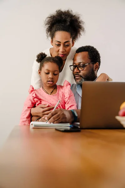 African American Family Man Woman Little Daughter Sitting Table Making — Stock Photo, Image