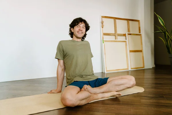 White Man Laughing Sitting Mat Yoga Practice Home — Stock Photo, Image
