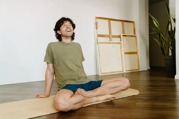 White Man Laughing Sitting Mat Yoga Practice Home — Stock Photo, Image