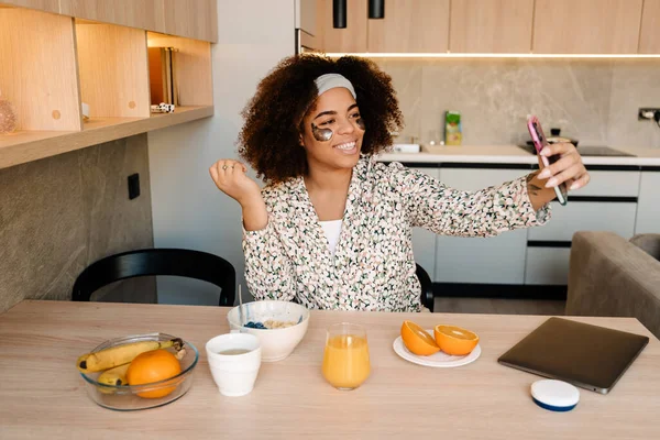 Young Beautiful Smiling African Woman Eye Patches Taking Selfie Breakfast — Stock Photo, Image