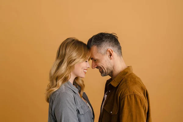 White Happy Couple Smiling While Posing Head Head Isolated Beige — Stock Photo, Image