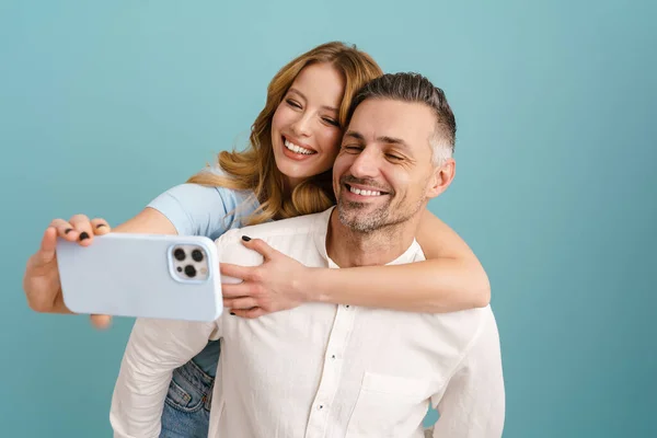 Wit Gelukkig Paar Het Nemen Van Selfie Foto Mobiele Telefoon — Stockfoto