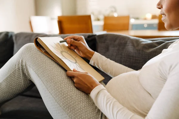 Pregnant Latin Woman Drawing Sitting Sofa Closeup — Stock Photo, Image