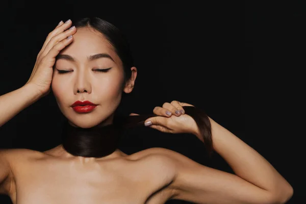 Young Asian Shirtless Woman Holding Her Hair While Posing Camera — Photo