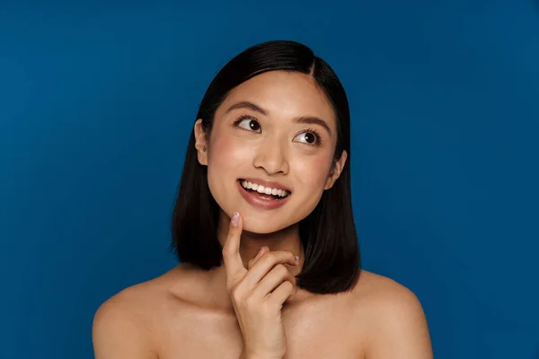 Jong Mooi Gelukkig Glimlachen Aziatische Vrouw Aanraken Van Haar Kin — Stockfoto