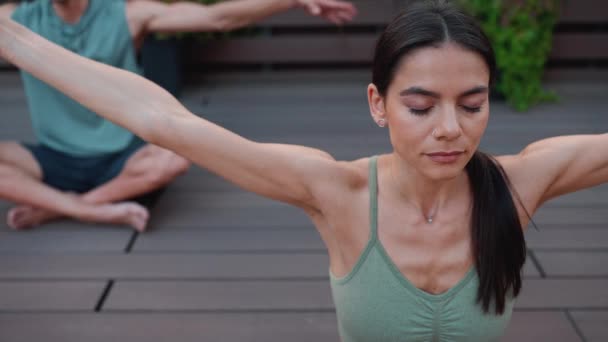 Positive Couple Athletes Meditating Yoga Mat Closed Eyes Hotel Balcony — Stock video