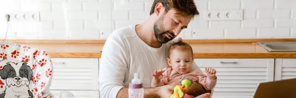 White Father Playing His Daughter Using Laptop While Having Breakfast — Stock Photo, Image