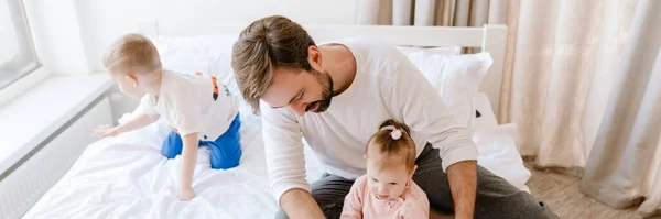 White Bearded Father Playing His Children Bed Home — Stock Photo, Image