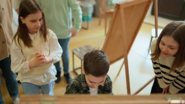 Positive Children Learn Drawing Talking Art School — Stock Video