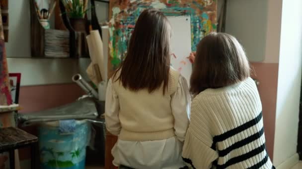 Back View Young Girls Painting Illustration Class Art School — Stock Video