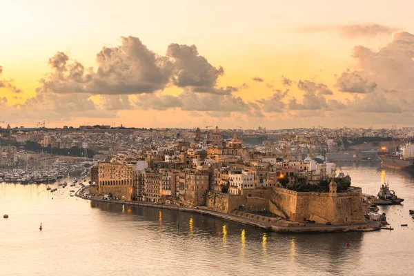 Upplyst Skyline Senglea Vid Soluppgången Malta Tre Städer Grand Harbour — Stockfoto