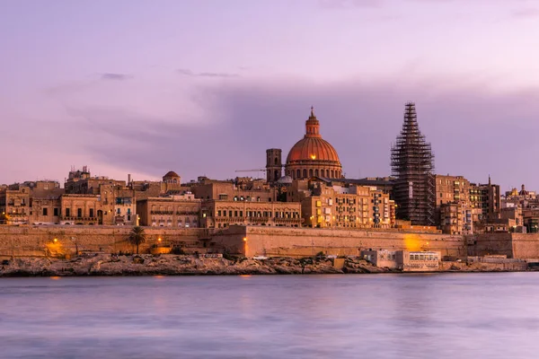 Cidade Iluminada Valletta Malta Pôr Sol — Fotografia de Stock