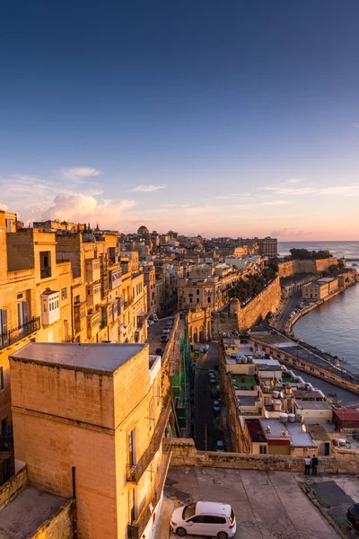 Soluppgång Vid Maltas Grand Harbour Med Gamla Murarna Valletta — Stockfoto