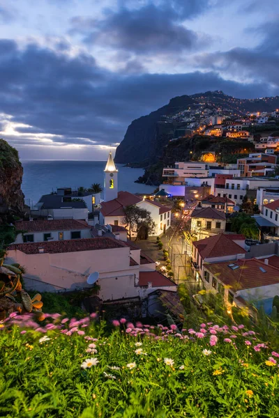 Cityscape Camara Lobos Entardecer Arquitectura Iluminada Cidade Litorânea Ilha Madeira — Fotografia de Stock